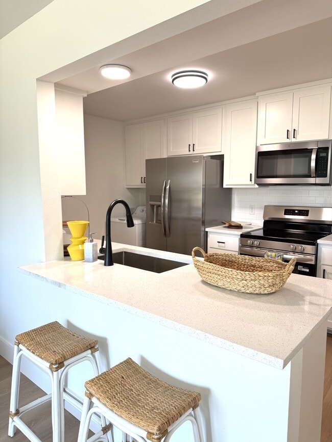 Building Photo - 1162 W Cato Springs Rd