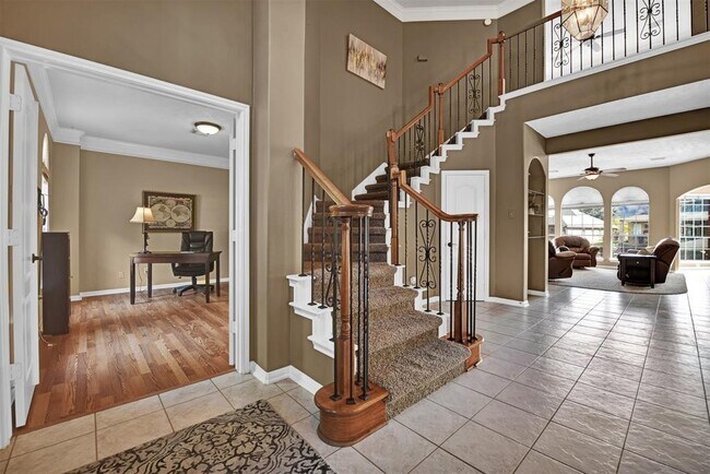 Building Photo - 8322 Shoregrove Dr