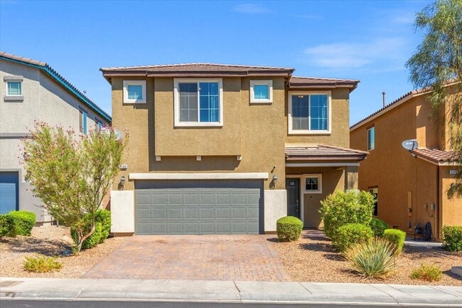 Primary Photo - Spacious, Luxurious 5-Bedroom Oasis with B...