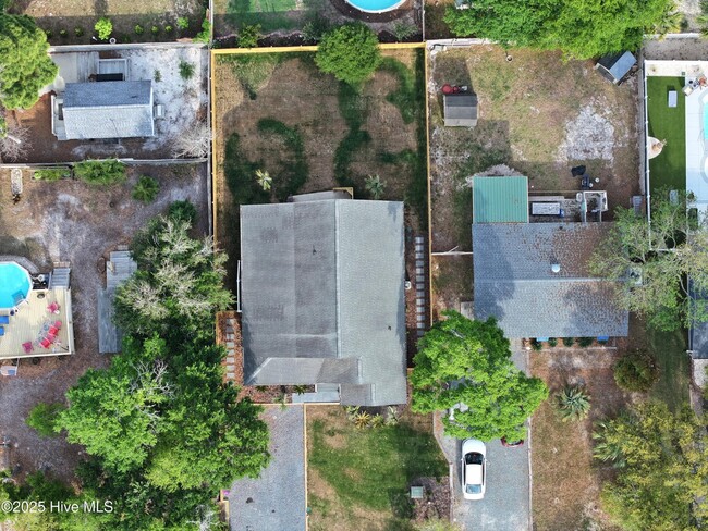 Building Photo - 130 NE 23rd St
