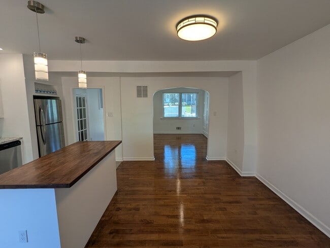 Building Photo - 2502 Park Heights Terrace