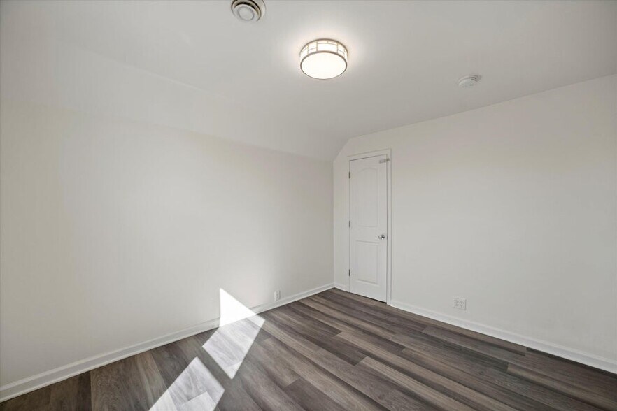 Building Photo - 138 Carroll St