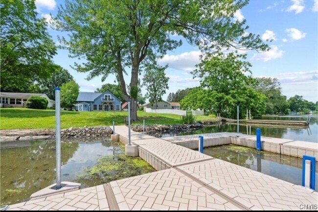 Building Photo - 13 E Edgewater Dr