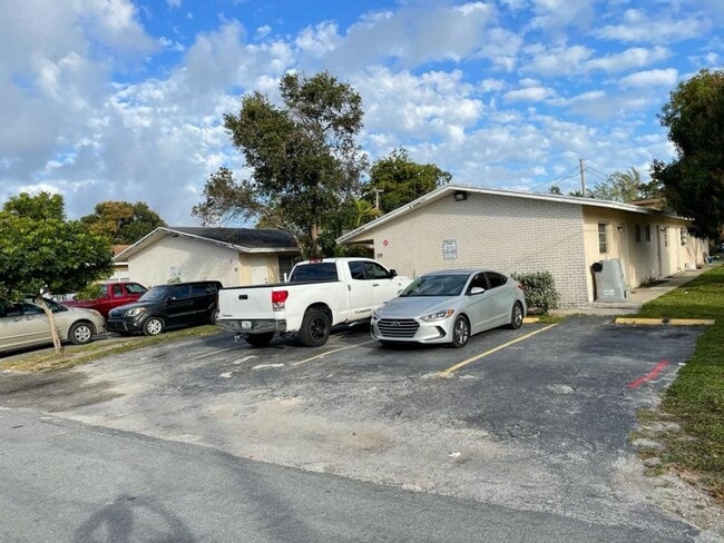Primary Photo - 115 NE 5 St