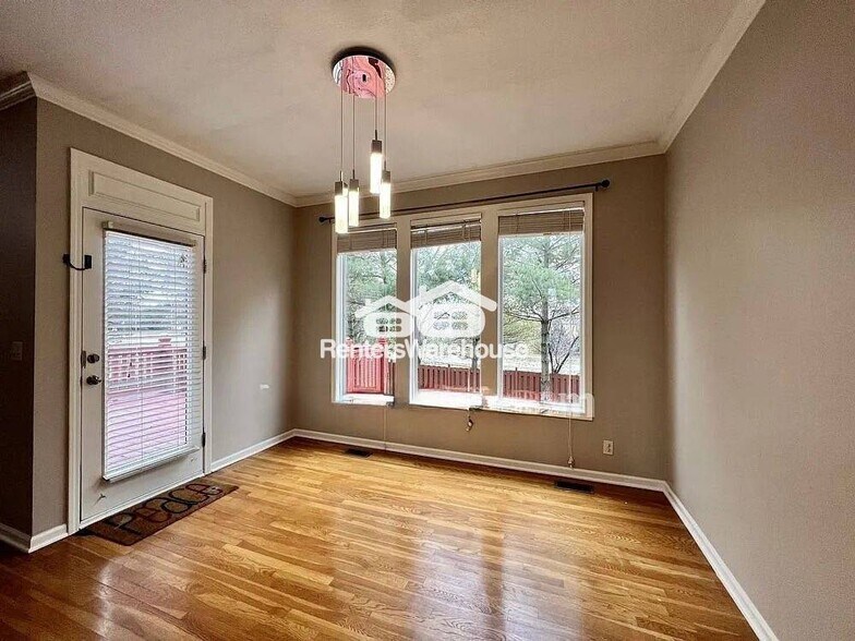 Building Photo - 15861 Linden St