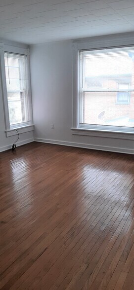 Building Photo - 806 Allegheny St