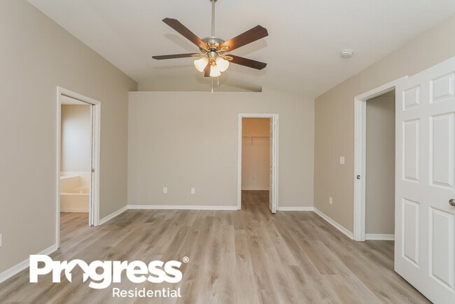 Building Photo - 411 Sand Ridge Dr