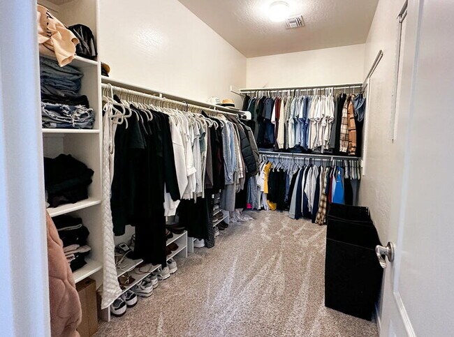 Building Photo - 41602 W Anne Ln