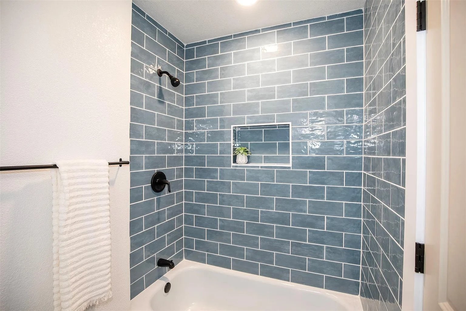 Building Photo - 7306 Nightingale Cir