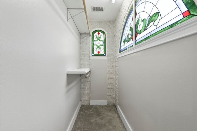 Building Photo - 6166 Oram St