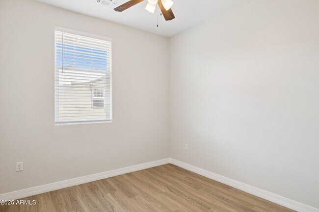 Building Photo - 2498 W Cripple Creek Dr