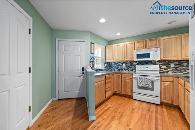 Building Photo - Charming 4 Bedroom 4 Bathroom Townhome in Desirable West Fort Collins!