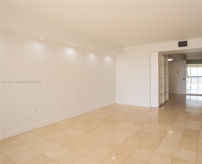 Building Photo - 2333 Brickell Ave
