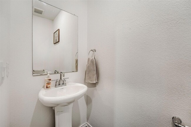 Building Photo - 18517 Cremello Dr