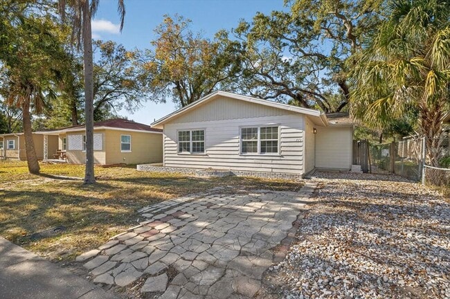 Building Photo - 773 W Harbor Dr S