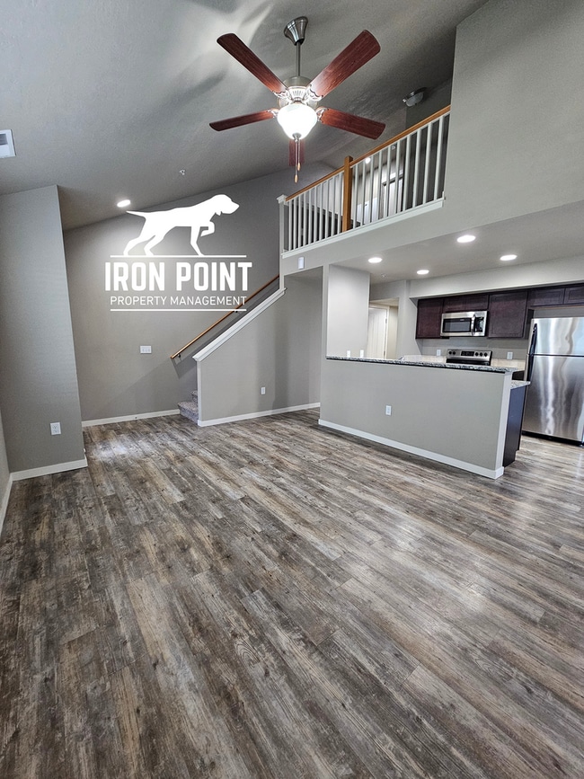 Building Photo - JE911