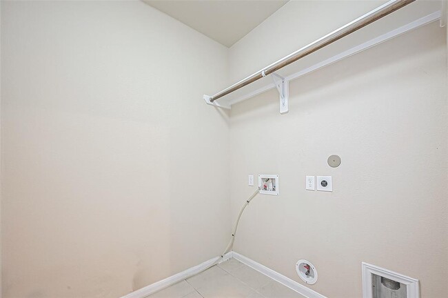 Building Photo - 3580 Falcon Way