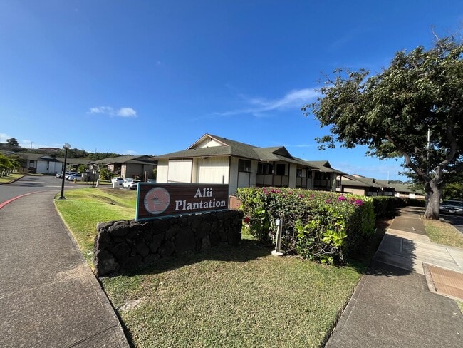 Building Photo - Alii Plantation (Aiea/Honolulu/Aloha Stadium) - ground floor 2 bedroom with full size washer/dryer