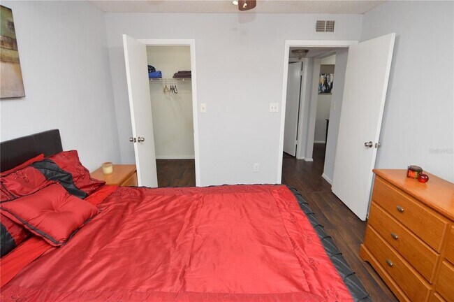 Building Photo - 8718 Mallard Reserve Dr