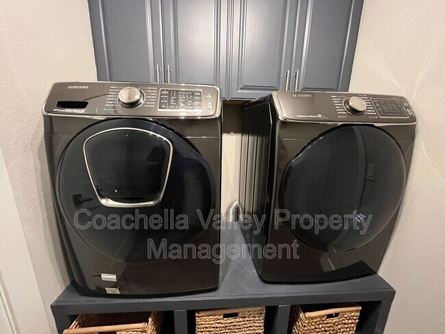 Building Photo - 39866 Newcastle Dr