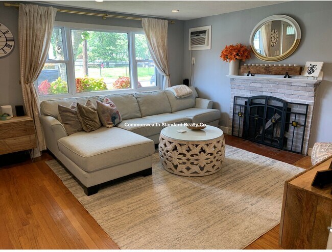 Building Photo - 53 Gale St