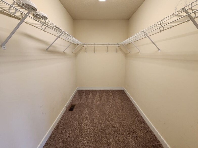 Building Photo - 312 Abbey Ct