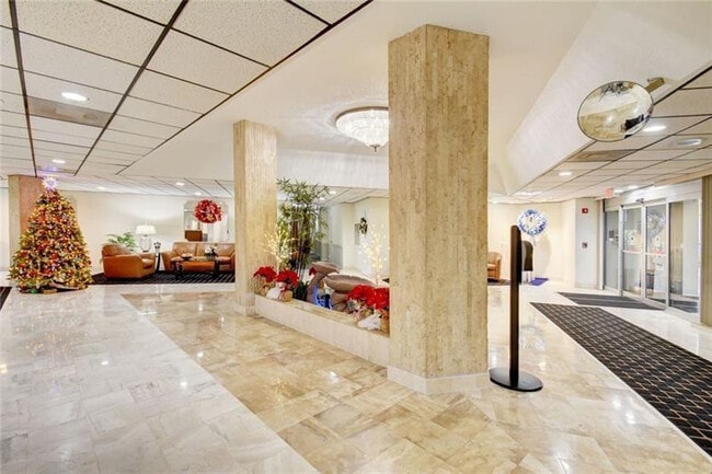 Building Photo - 10777 W Sample Rd