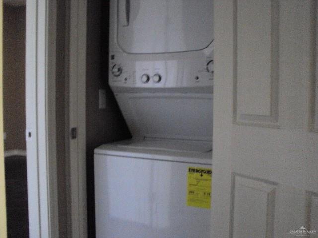 Building Photo - 11 W Daffodil Ave