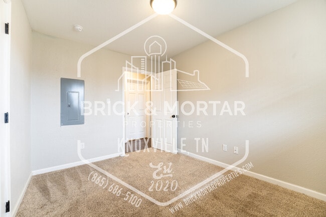 Building Photo - 837 Teffeteller Ln