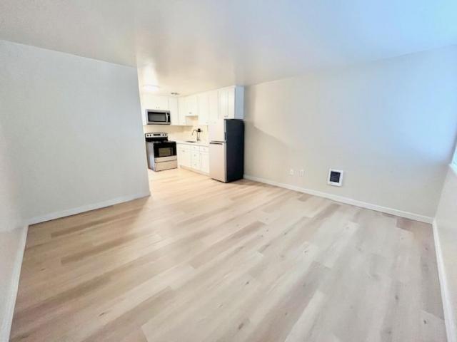 Building Photo - 1 bedroom in Seattle WA 98105