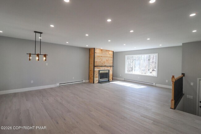 Building Photo - 1543 Coolbaugh Rd