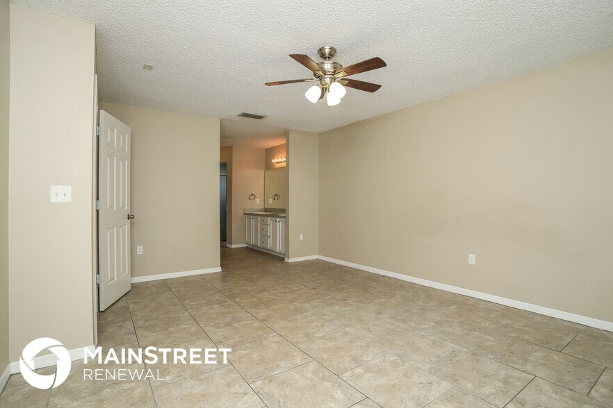 Building Photo - 725 Maderia Ct