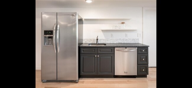 Building Photo - 414 Shorecrest Dr