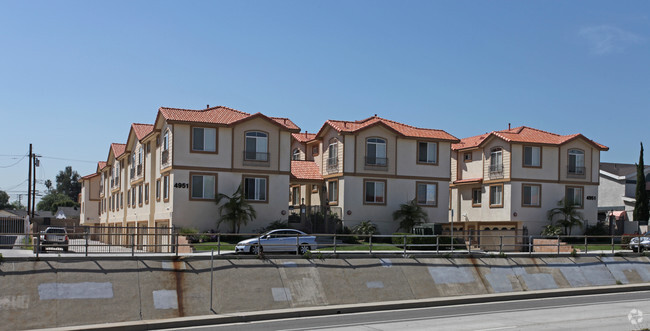 Primary Photo - 4951 Rosemead Blvd