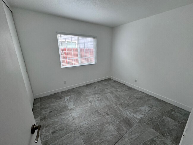 Building Photo - 10026 Baffin Dr