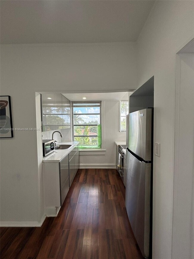 Building Photo - 444 Ponce de Leon Blvd