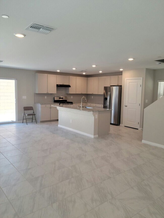 Building Photo - COMING SOON! NICE 4 BEDROOM HOME IN CENTENNIAL HILLS-NORTHWEST AREA!!!