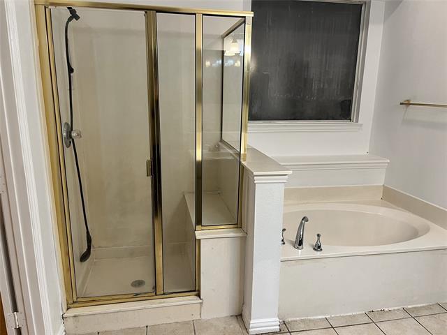 Building Photo - 1005 Leoti Ln