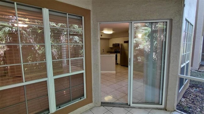 Building Photo - 4666 Pembrook Pl