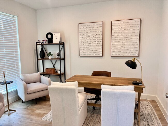 Building Photo - 176 Sweeping Valley Dr