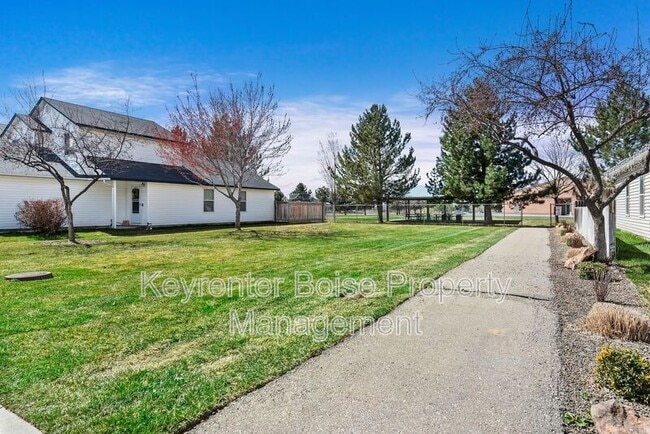 Building Photo - 3354 W Wave Dr