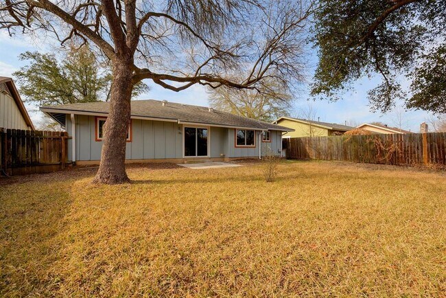Building Photo - 2522 Carlow Dr
