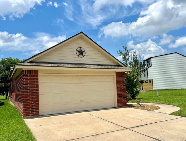 Building Photo - 13032 Centaurus Ct