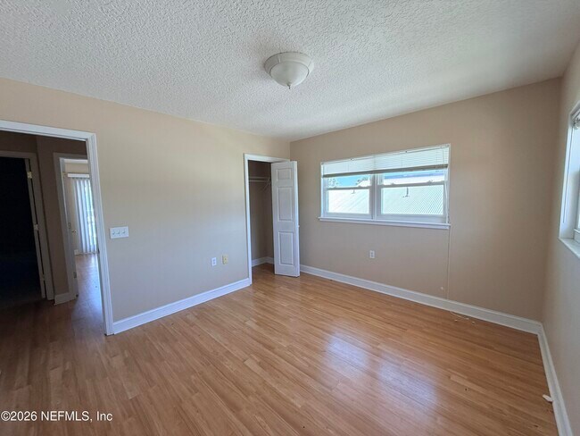 Building Photo - 342 Tarpon Ave