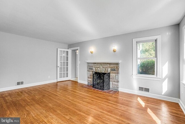 Building Photo - 8230 Gregory Dr