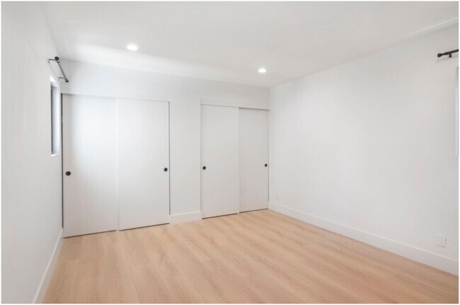 Building Photo - Lantern District Duplex!