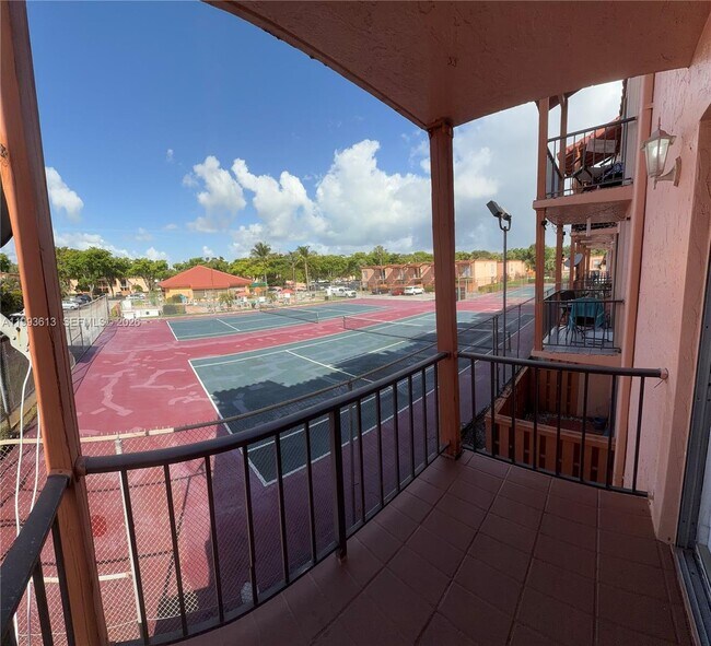 Building Photo - 7155 Miami Lakes Dr