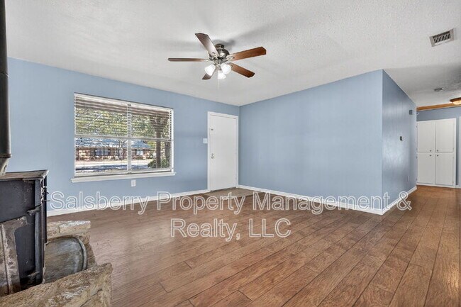 Building Photo - 1113 Gifford Dr