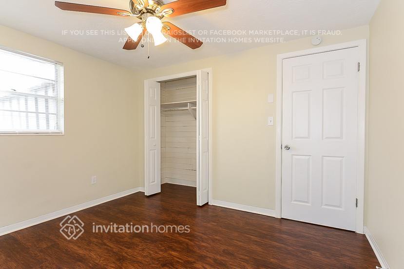 Building Photo - 4018 Cluster Dr