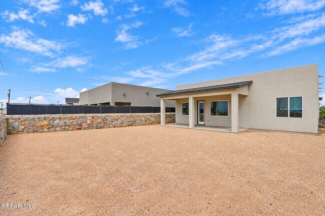 Building Photo - 1807 Ritzy Lou Pl